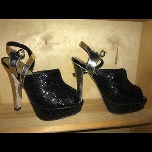 Sz 6 MADDEN GIRL glitter black w gold heel